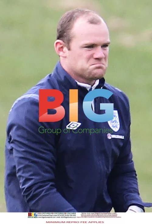England Football Team Plays Golf