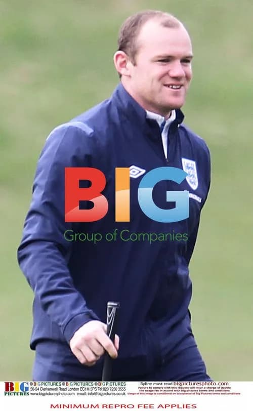 England Football Team Plays Golf