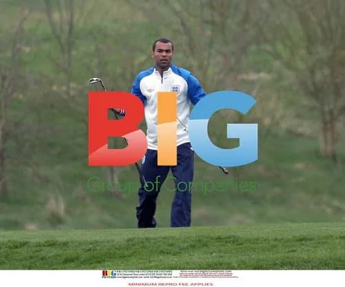 England Football Team Plays Golf