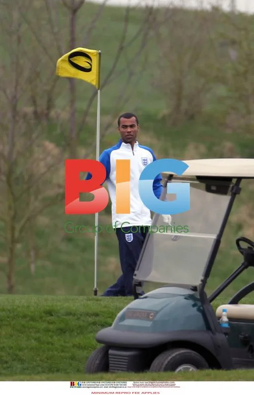 England Football Team Plays Golf