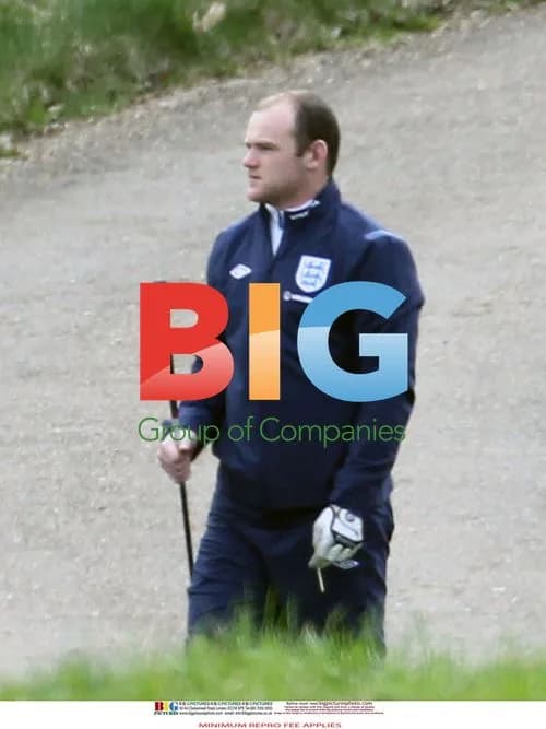 England Football Team Plays Golf