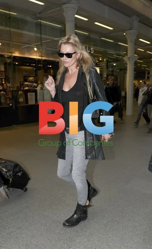 Kate Moss and Jamie Hince at Kings Cross