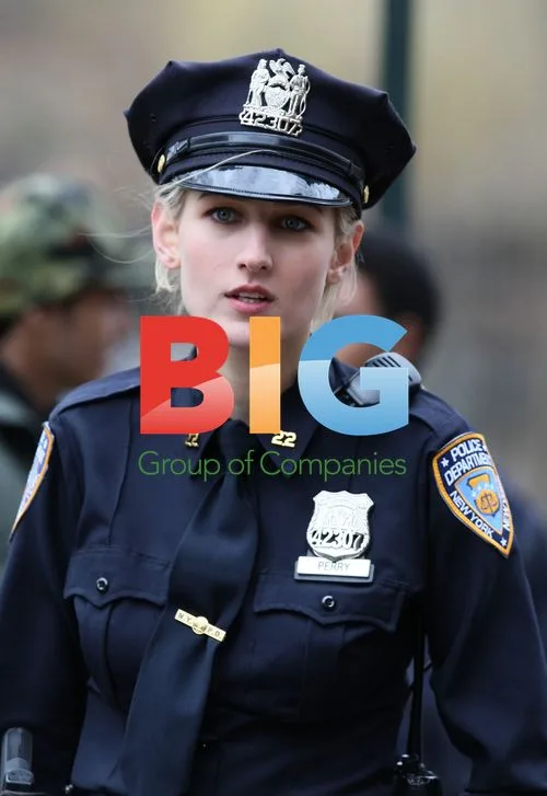 Leelee Sobieski on 'Rookies' Set
