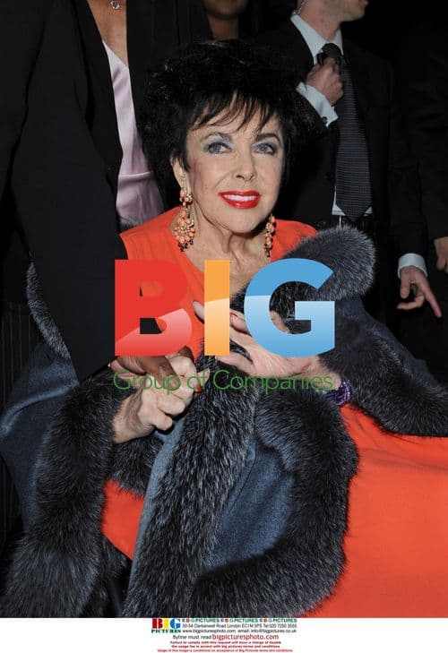 Elizabeth Taylor at 'Love Letters' Play