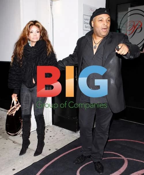 LaToya Jackson Leaves Restaurant