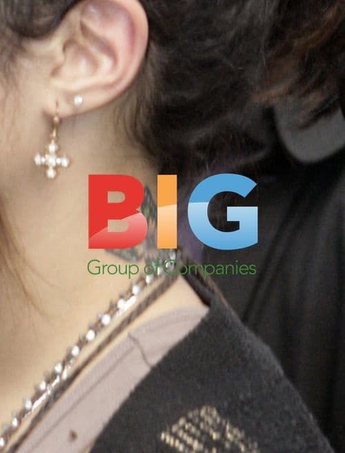 Vanessa Hudgens at London Airport