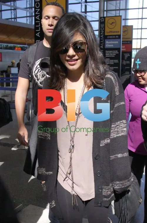 Vanessa Hudgens Arriving at LAX