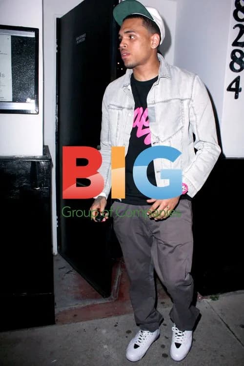 Chris Brown Dines After DWTS Performance