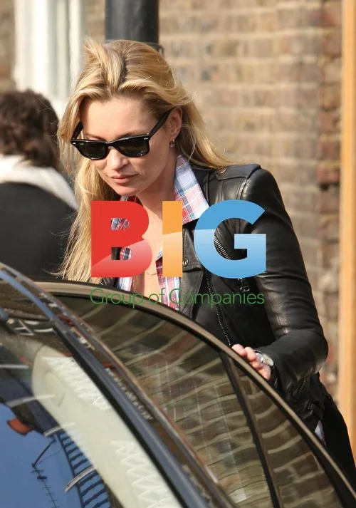 Kate Moss and Jamie Hince Enjoying Sunshine