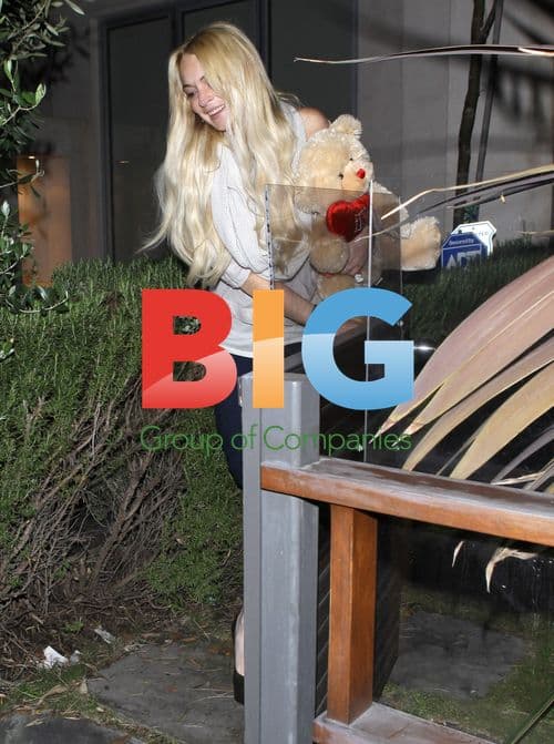 Lindsay Lohan Leaving Samantha Ronson's Home