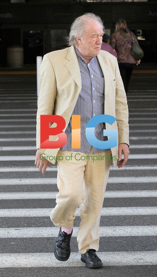Michael Gambon at LAX in Linen Suit