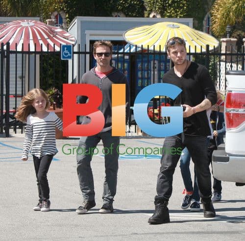 Ryan Phillippe with kids and friends at Castle Park