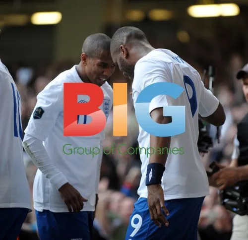 Darren Bent Celebrates Goal With Ashley Young