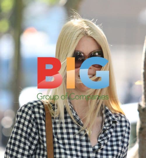 Claudia Schiffer out in Notting Hill