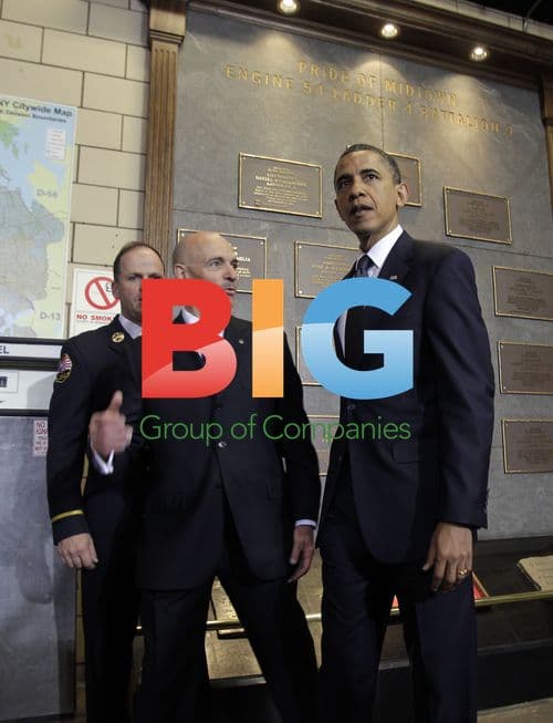 Giuliani and Obama visit FDNY firehouse