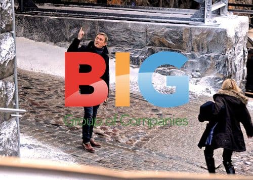 Daniel Craig, David Fincher, and Rooney Mara on set