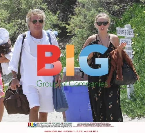 Kimberly Stewart at the Beach with Rod Stewart