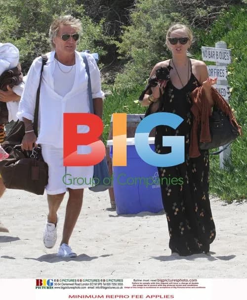 Kimberly Stewart and Rod Stewart at the Beach