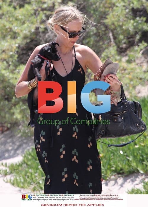 Kimberly Stewart and Rod Stewart at the Beach