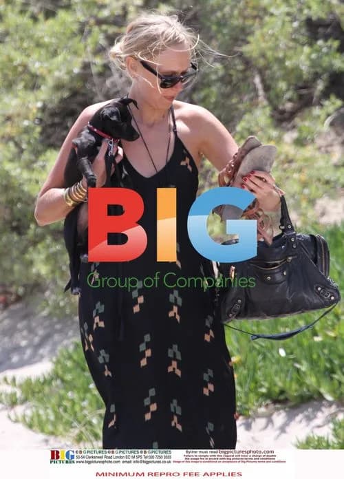 Kimberly Stewart and Rod Stewart at the Beach