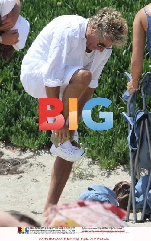 Kimberly Stewart with Rod Stewart and Family at the Beach