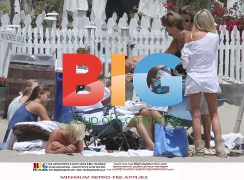 Kimberly Stewart at the Beach with Rod Stewart