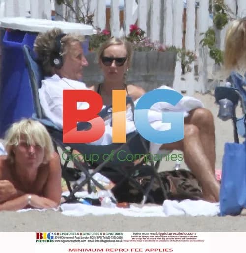 Kimberly Stewart and Rod Stewart at the Beach