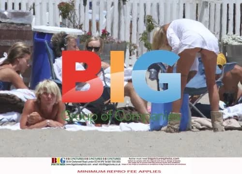 Kimberly Stewart and Rod Stewart at the Beach