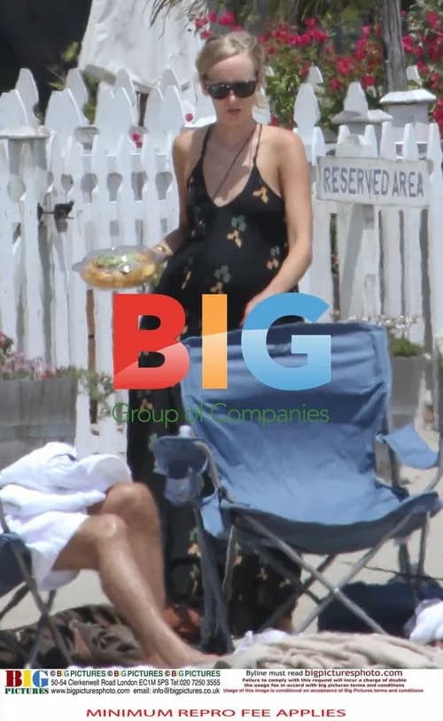 Kimberly Stewart and Rod Stewart at the Beach