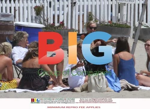 Kimberly Stewart at Beach with Rod Stewart