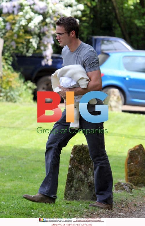 Kelly Brook's Boyfriend Thom Evans Arriving Home Upset