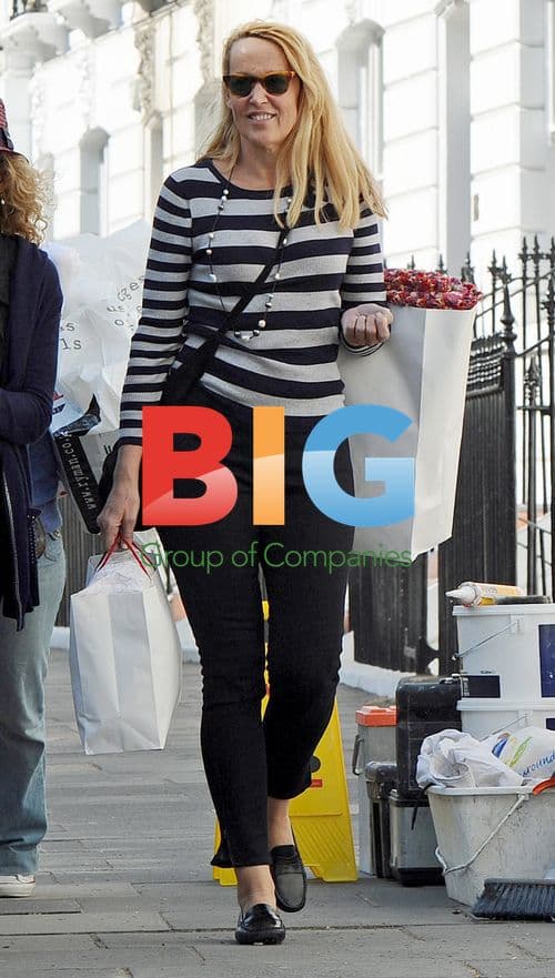 Jerry Hall Spotted Shopping on Kings Road