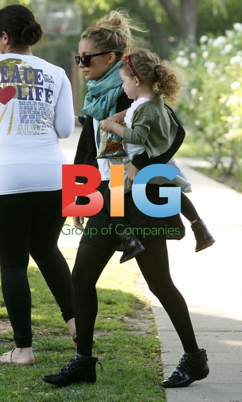 Nicole Richie and Kids at Party