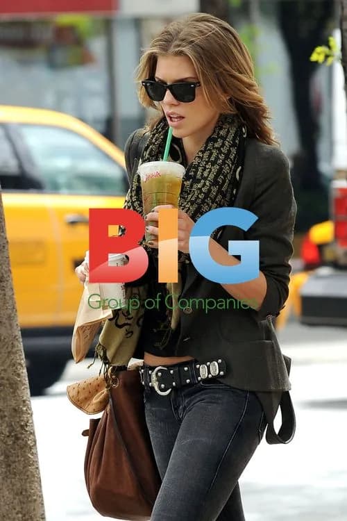 AnnaLynne McCord Walks Midtown NYC