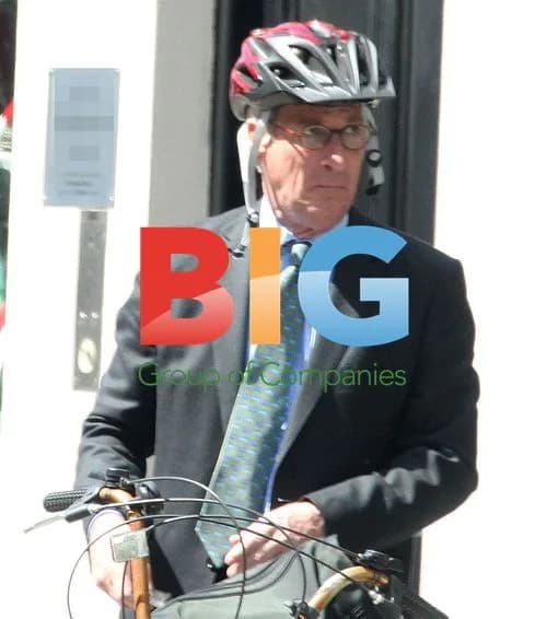 Jeremy Paxman has flat tyre trouble