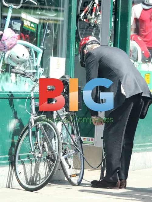 Jeremy Paxman Struggles With Flat Tyre