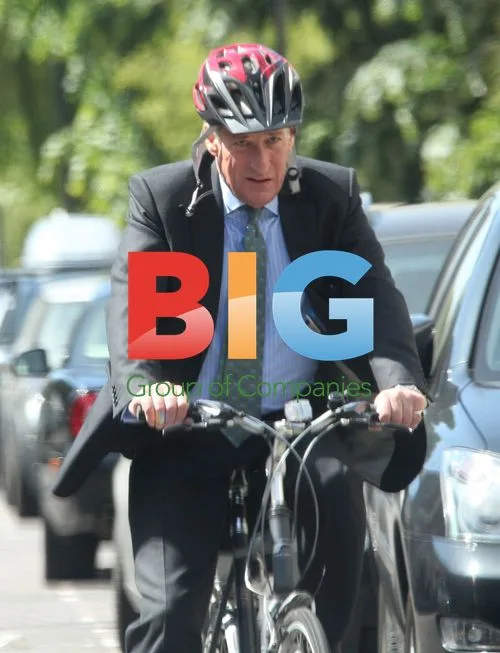 Jeremy Paxman Struggles With Flat Tire