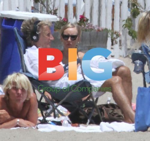 Kimberly Stewart and Rod Stewart at the Beach