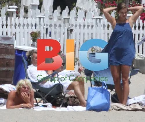 Kimberly Stewart enjoys beach day with family