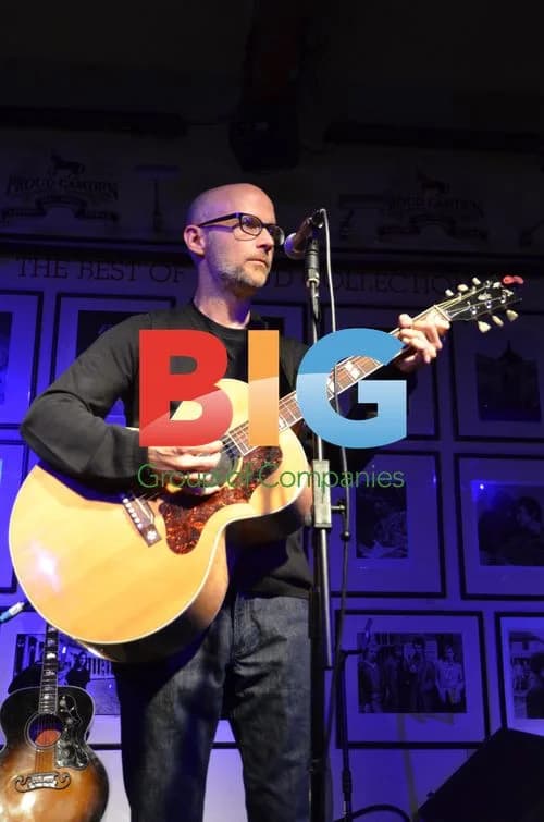 Moby at 'Destroyed' photo exhibit