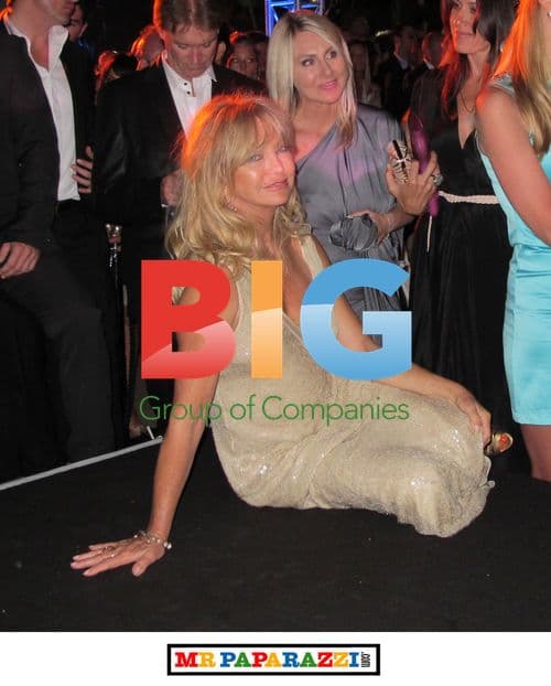 Goldie Hawn Dress Malfunction