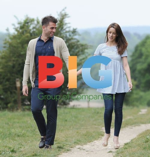 Nicola Tappenden and Simon Walton Share a Kiss in Essex