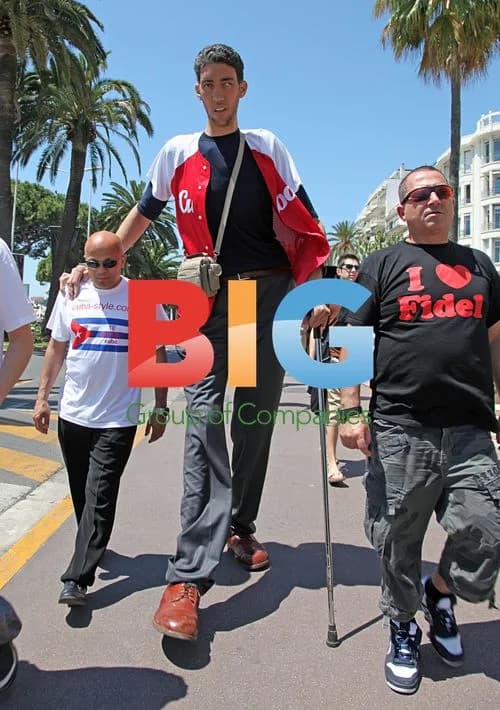 Sultan Kosen, Tallest Living Man, at Cannes