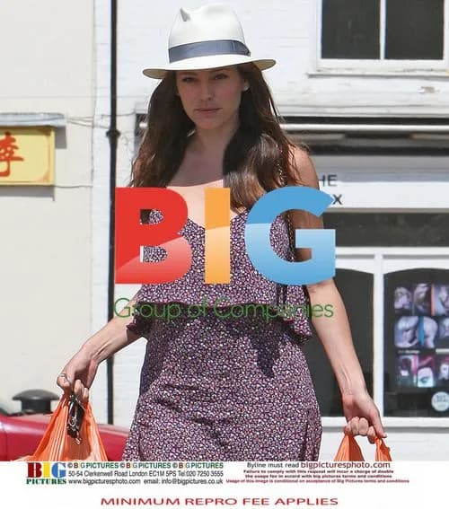 Kelly Brook Out Shopping