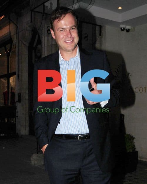 Peter Jones Gives Thumbs Up in London