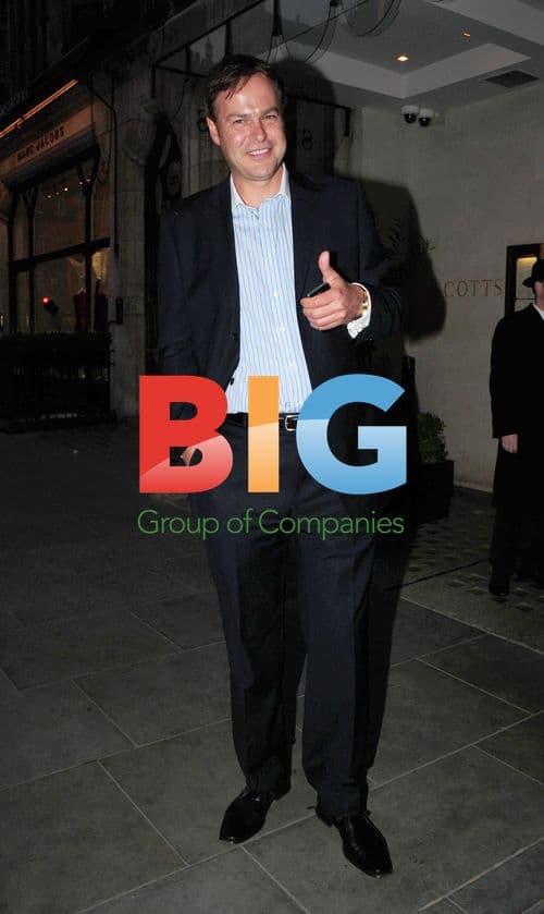 Peter Jones Gives Thumbs Up