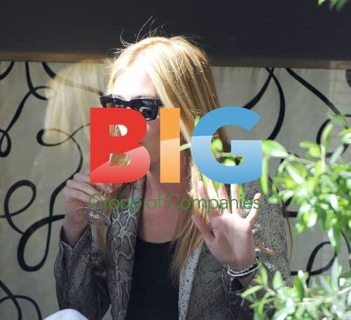 Cat Deeley Enjoys Lunch in London