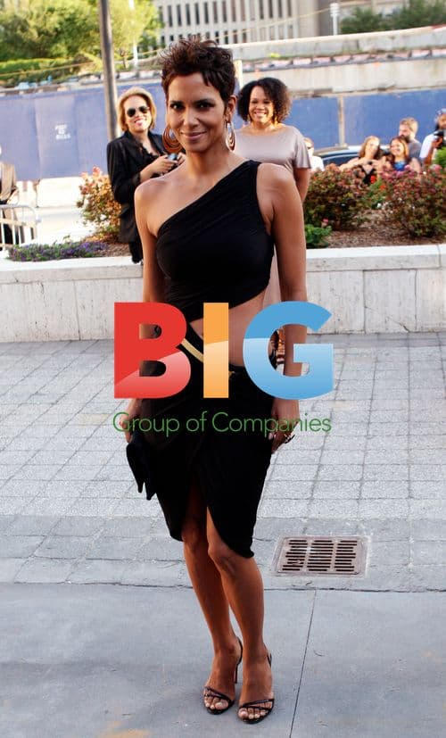 Halle Berry at 2011 FiFi Awards