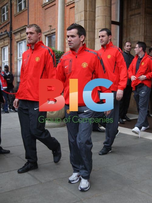 Manchester United players depart hotel before 2011 Champions League Final