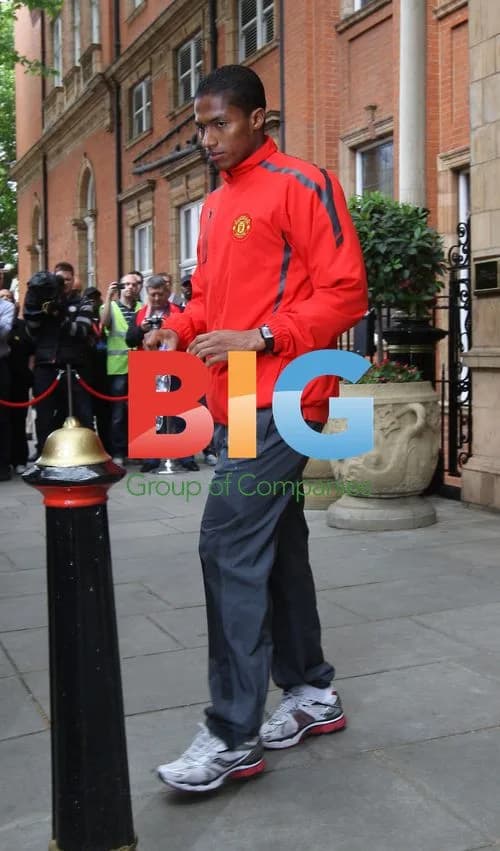 Manchester United Players Leave Hotel for UCL Final